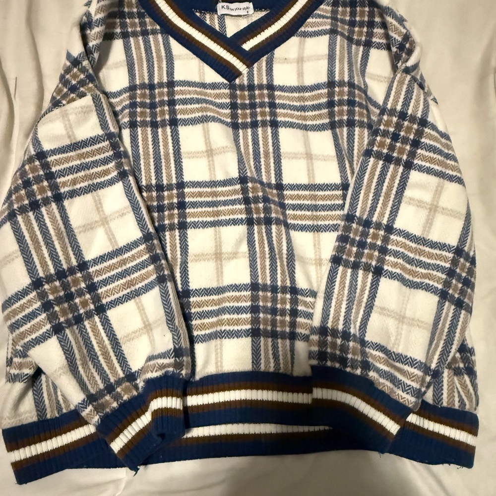 Women’s Blue and White Plaid Sweater